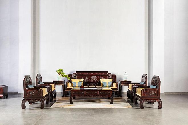 Bsports必一体育2025十大红木家具品牌榜单保举！有无